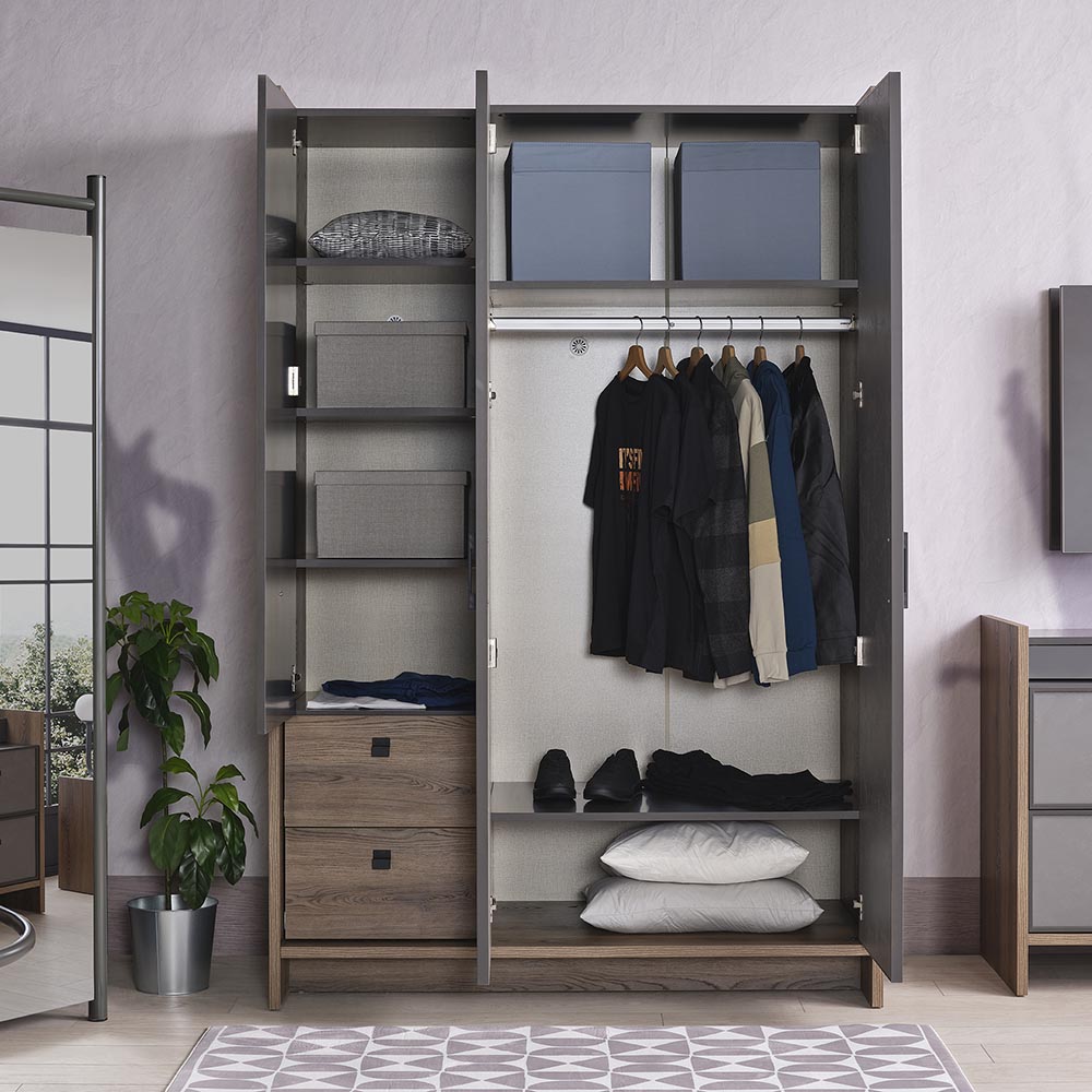 ACTION 3 DOOR WARDROBE