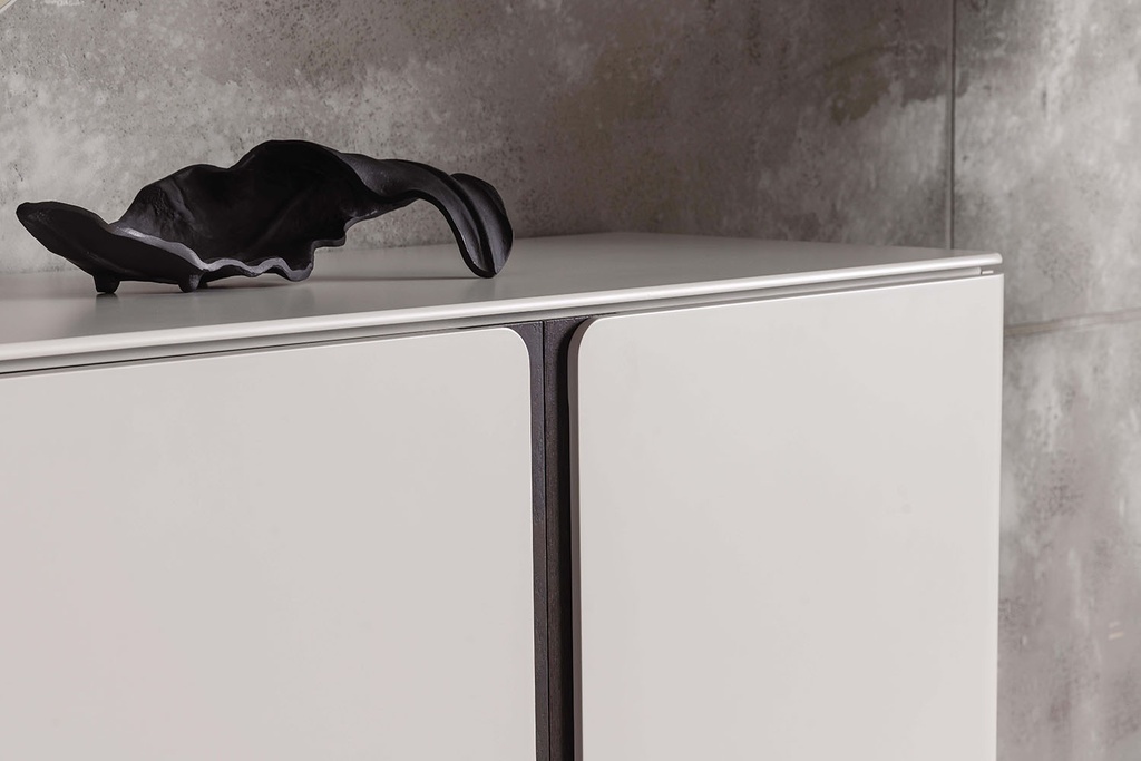 LUCCA CONSOLE